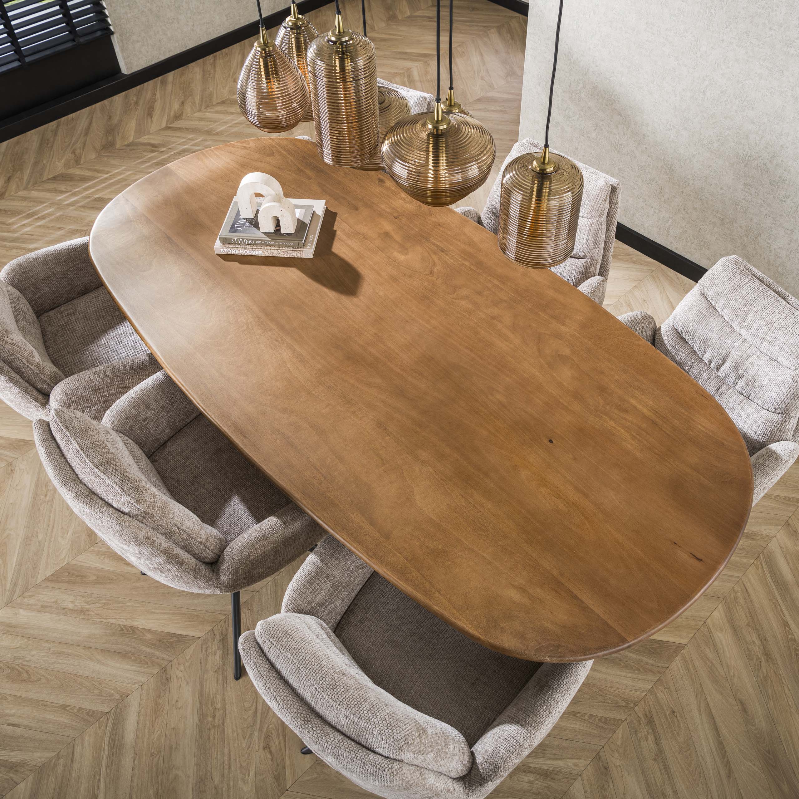 Eetkamertafel 215 Cliff ovale buis